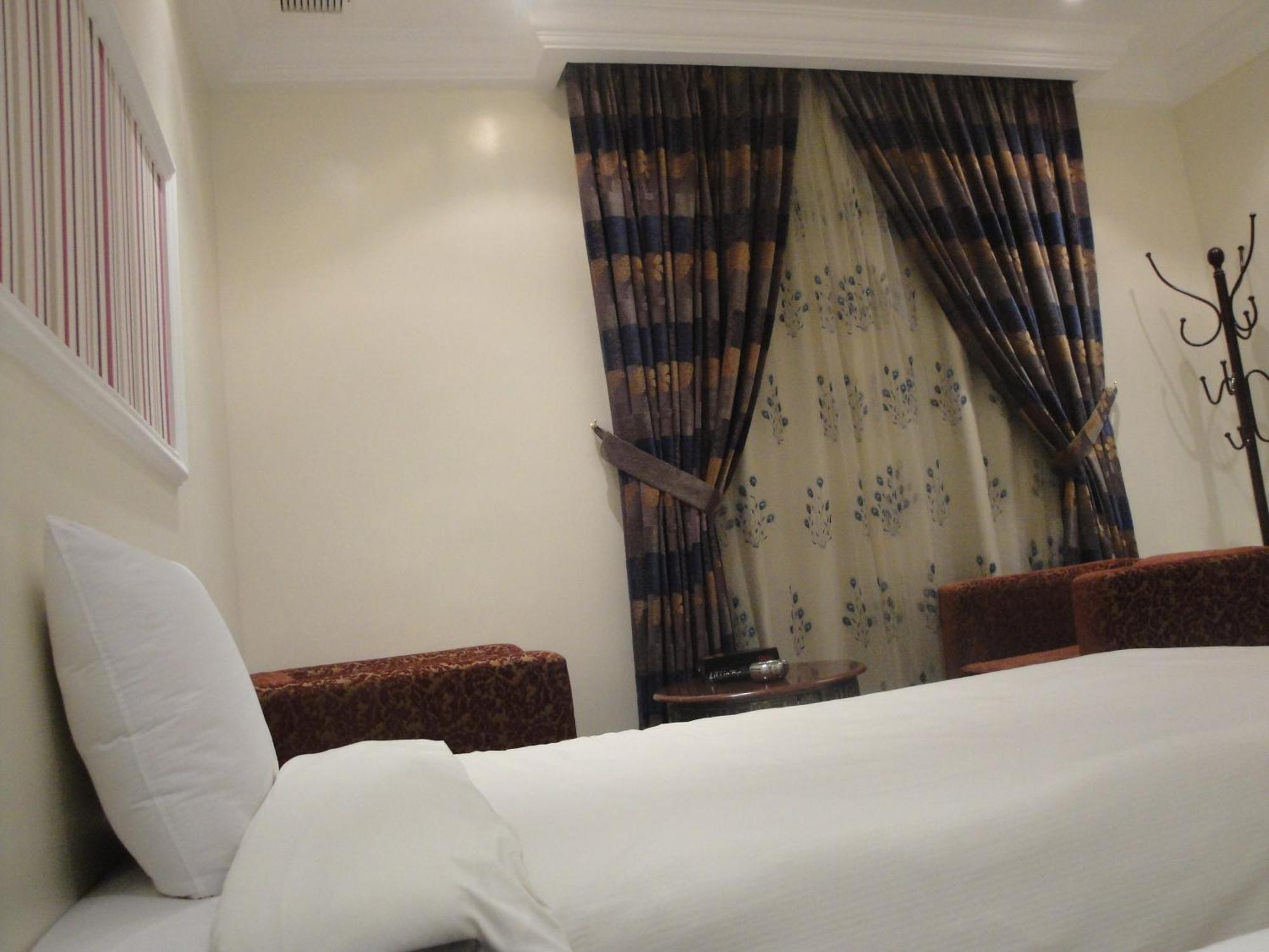 Marina Royal Hotel Suites Кувейт Экстерьер фото