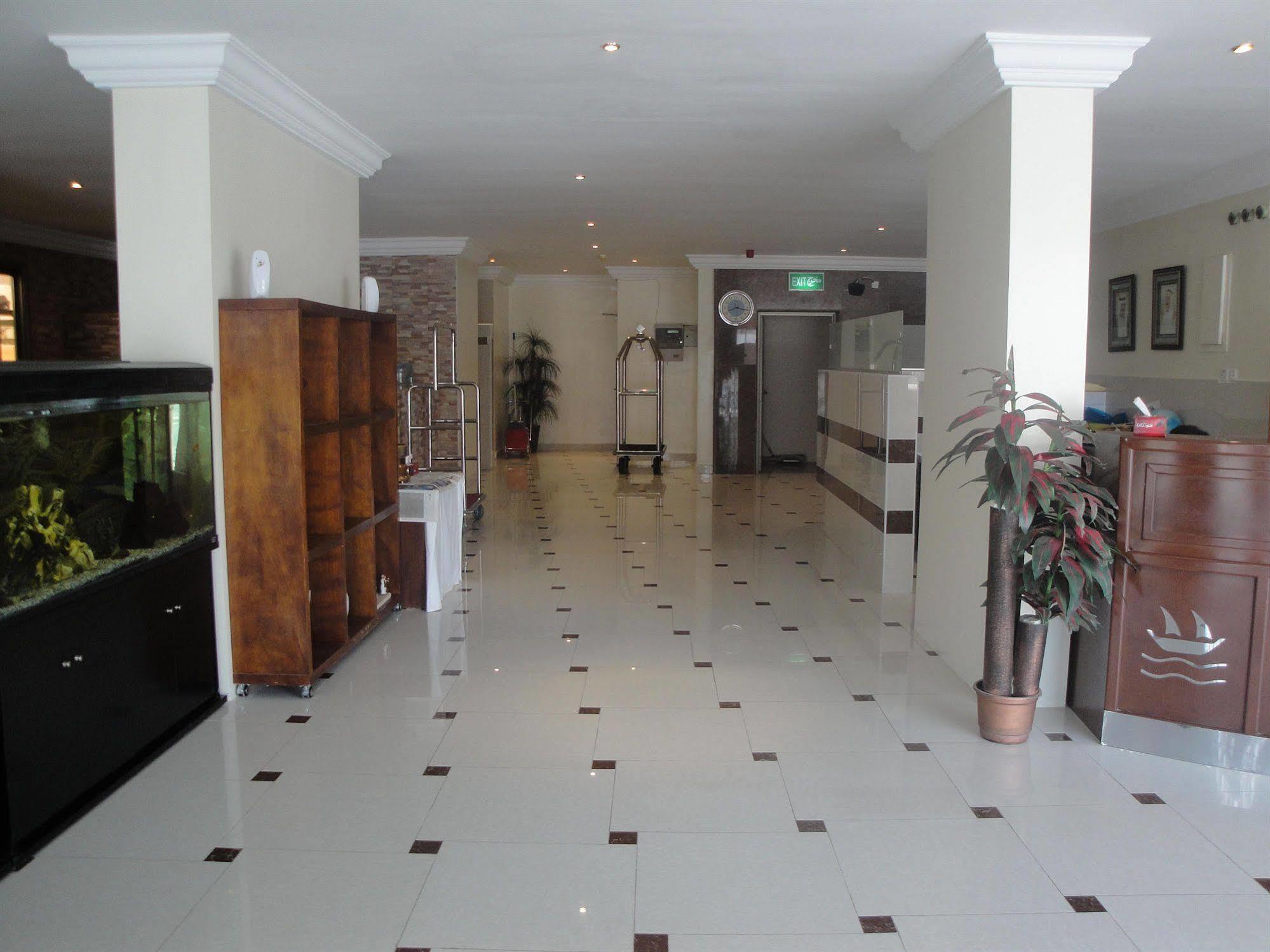 Marina Royal Hotel Suites Кувейт Экстерьер фото