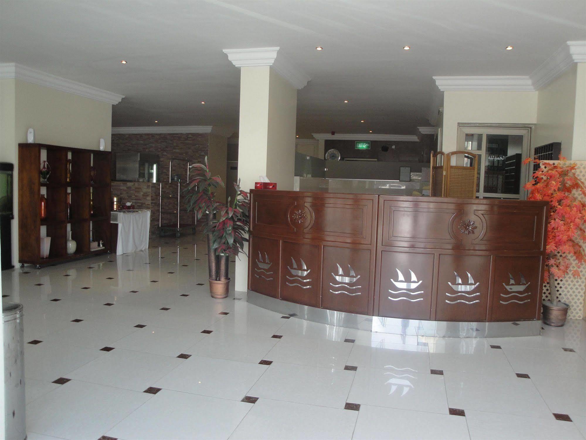 Marina Royal Hotel Suites Кувейт Экстерьер фото